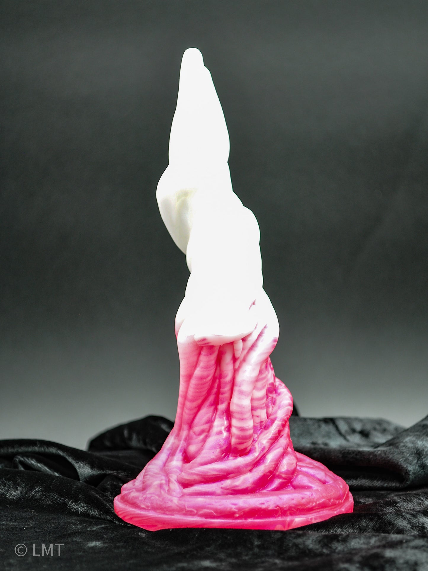 Medium Tendrils in Strawberry Swirl. 00-50 MEDIUM Firmness