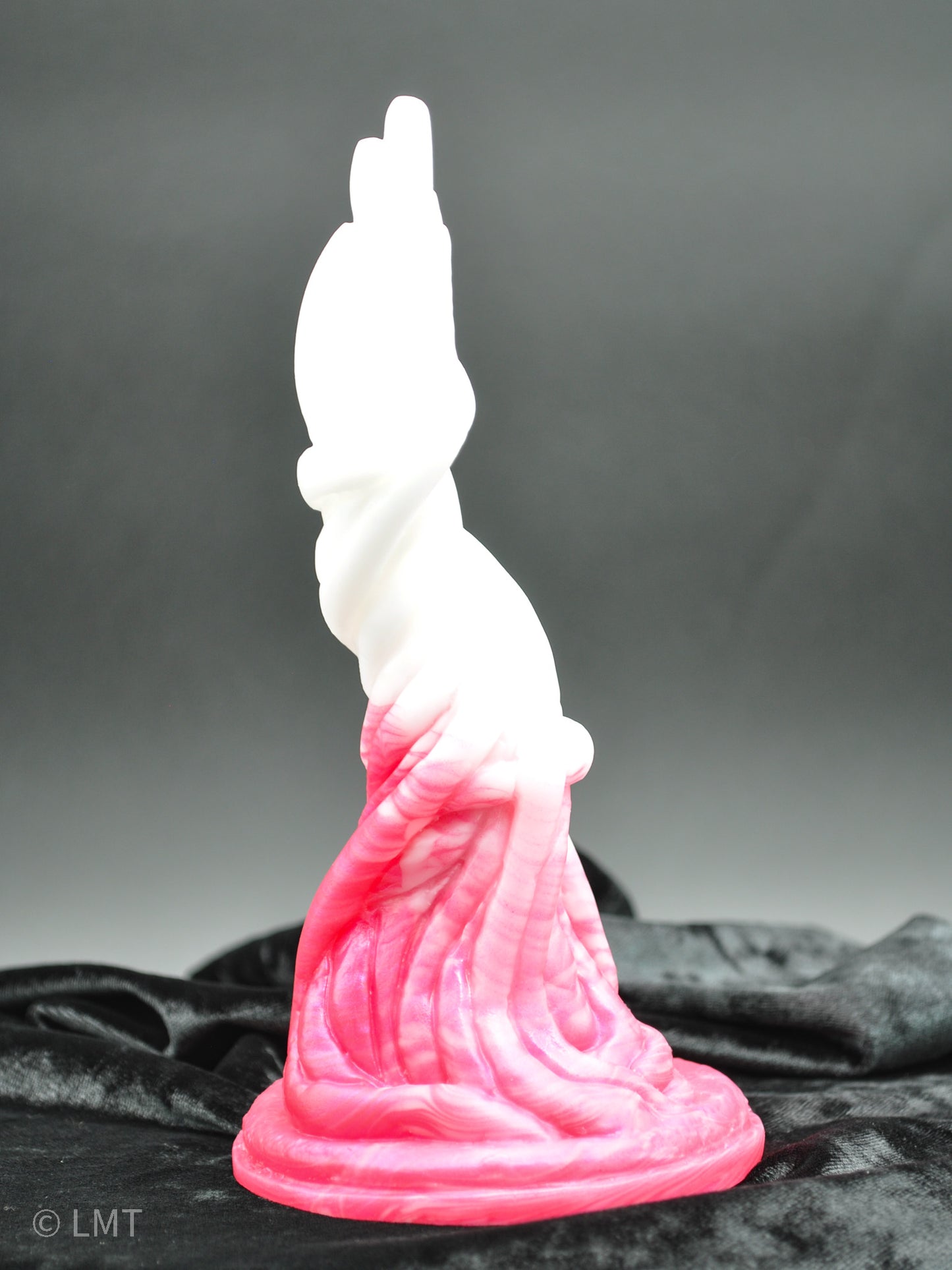 Medium Tendrils in Strawberry Swirl. 00-50 MEDIUM Firmness