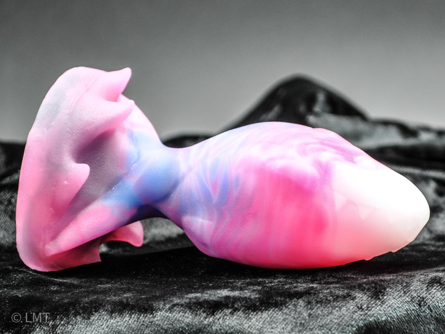Medium Amity the Shork! MEDIUM (00-50) UV Reactive!