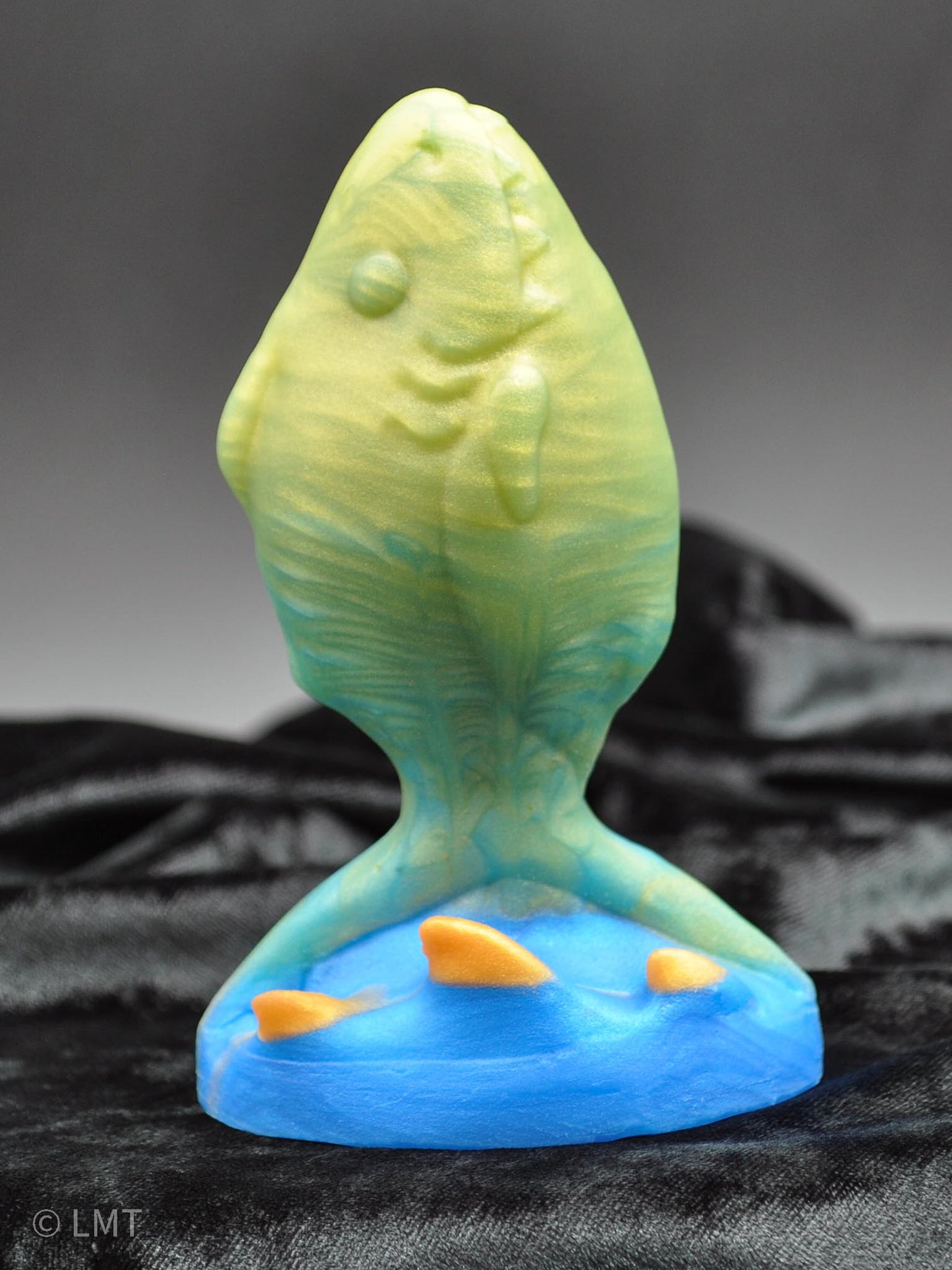 Medium Amity the Shork! MEDIUM (00-50)